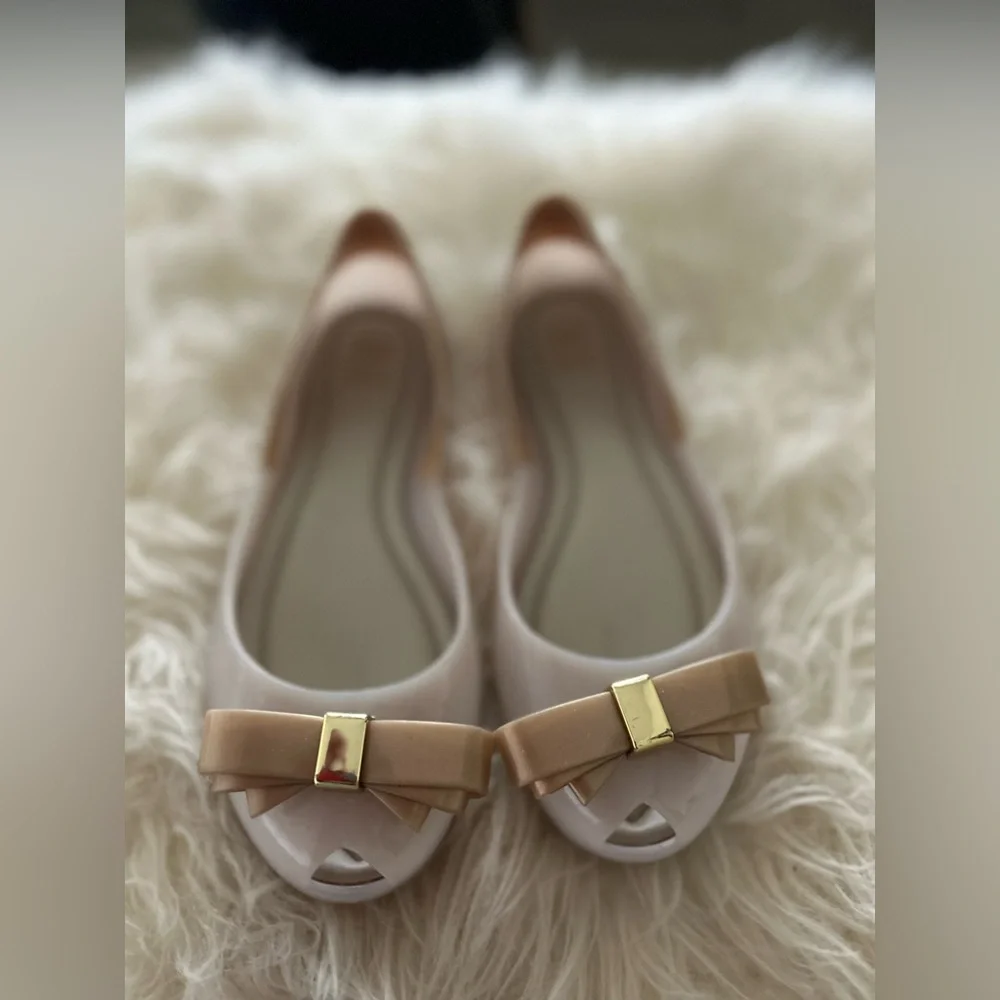 Girls dress shoes from Melissa size 3 tan and gold